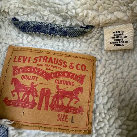Levi Strauss Sherpa Lined Denim Jacket - Womens L Light Wash Trucker Warm‎ - Picture 3 of 8